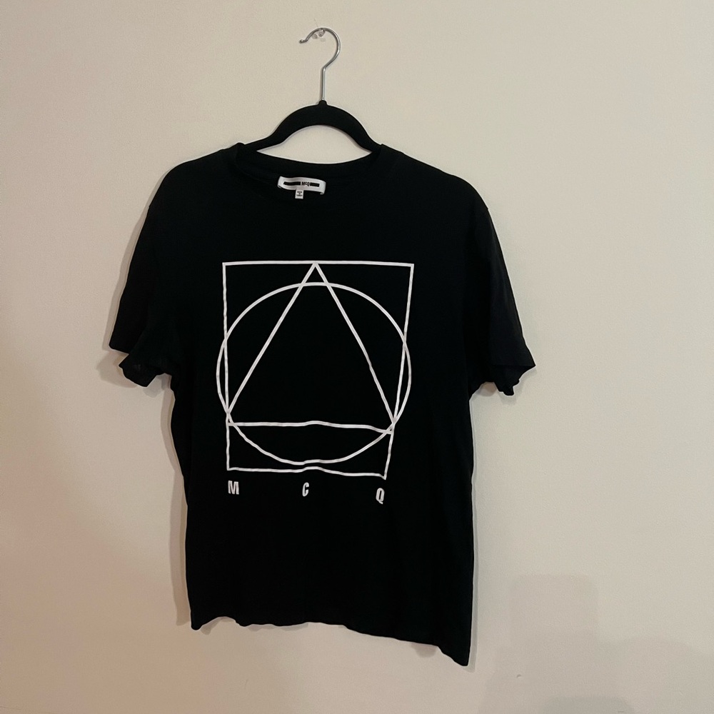 100% Authentic pre owned Mcq by Alexander Mcqueen Black Graphic T-Shirt